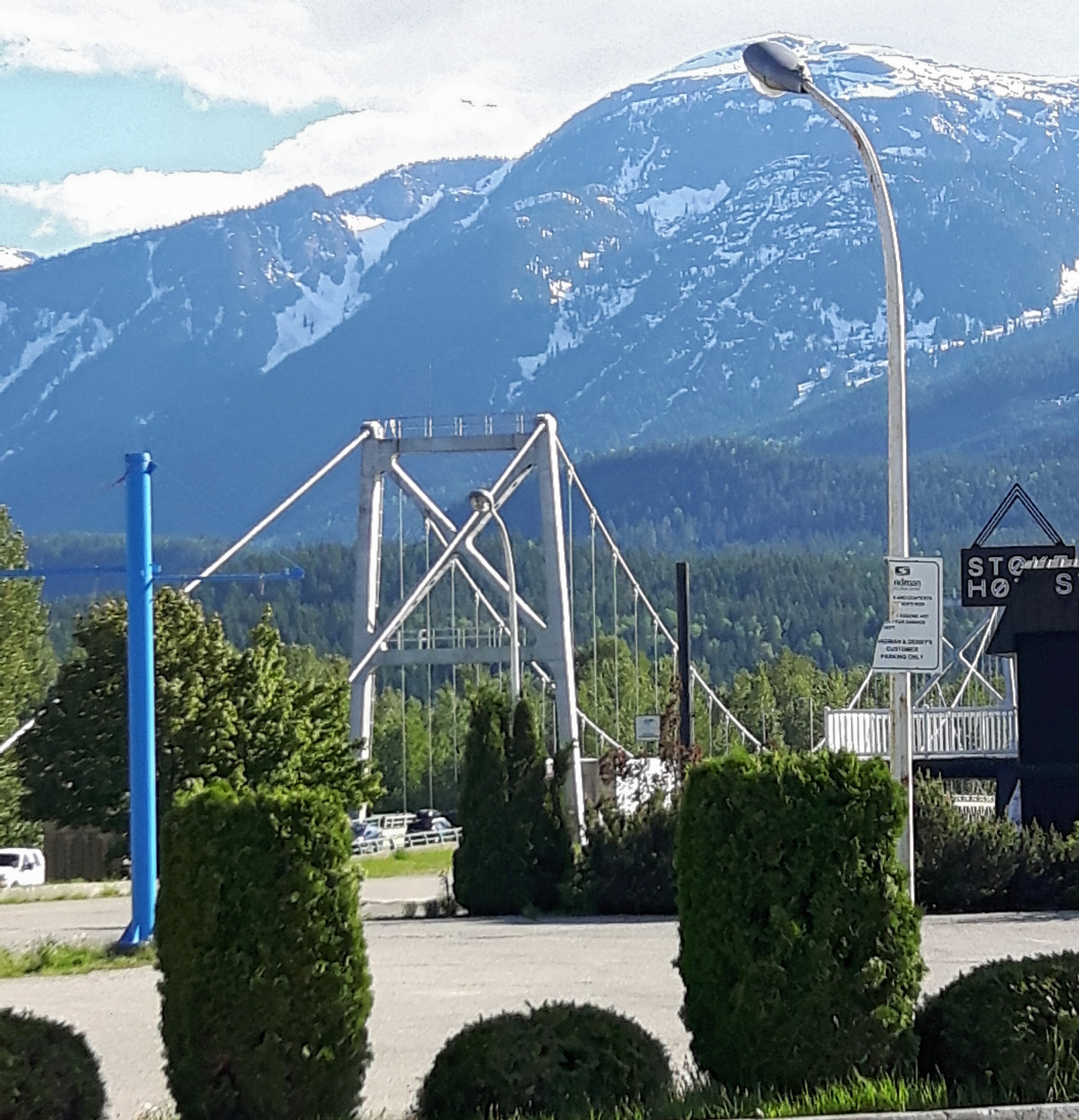 Revelstoke is a good spot to spend the night when driving from Vancouver to Banff