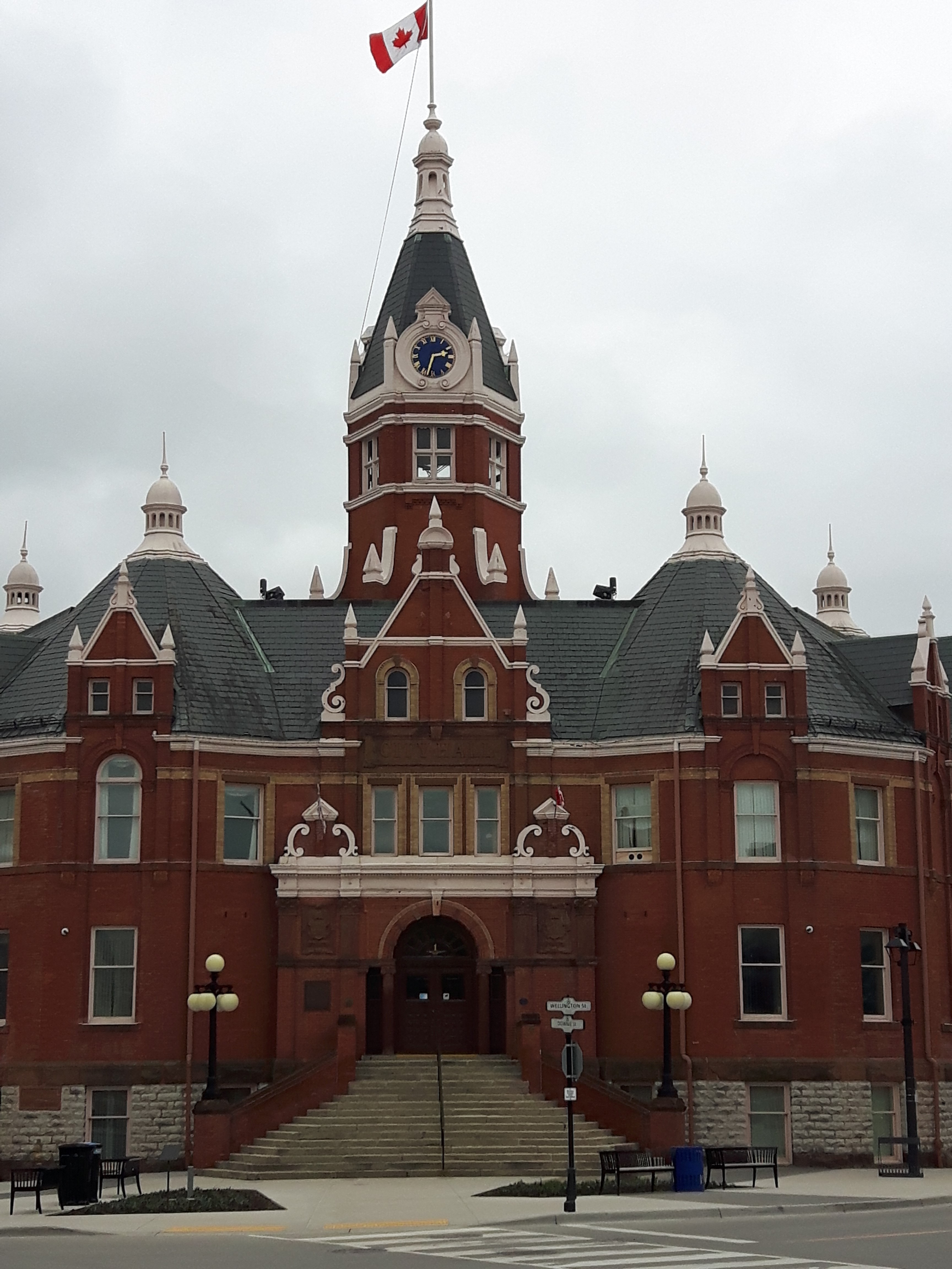 explore-architecture-stratford-ontario-city-hall