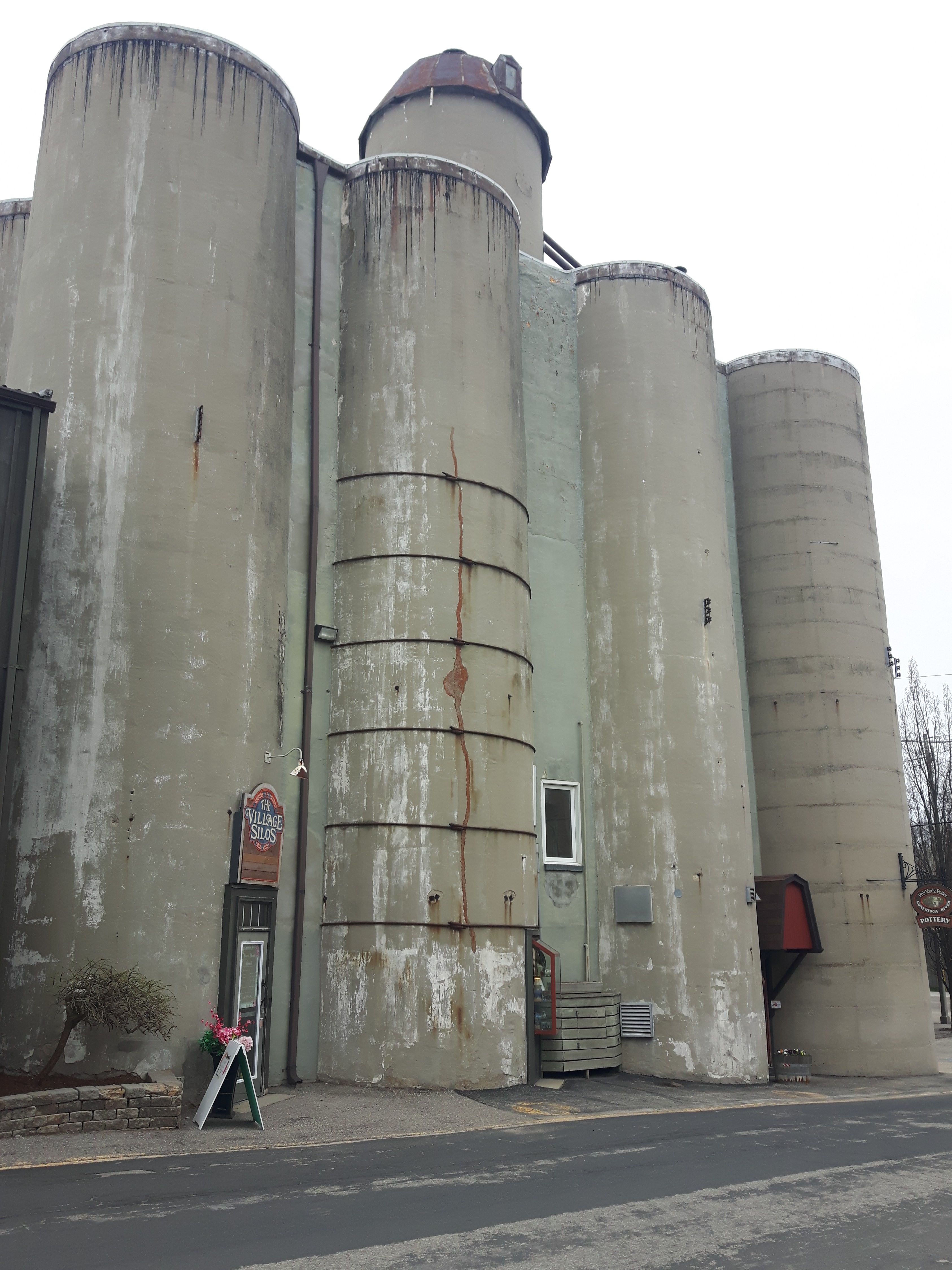 st-jacobs-silos-explore-shopping-in-st-jacobs-ontario