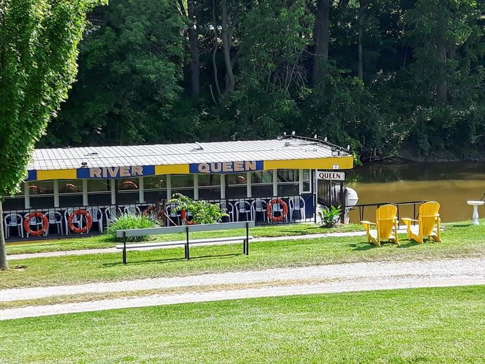 The Grand River Dinner Cruise is a low-key, laid back atmosphere serving either lunch or dinner