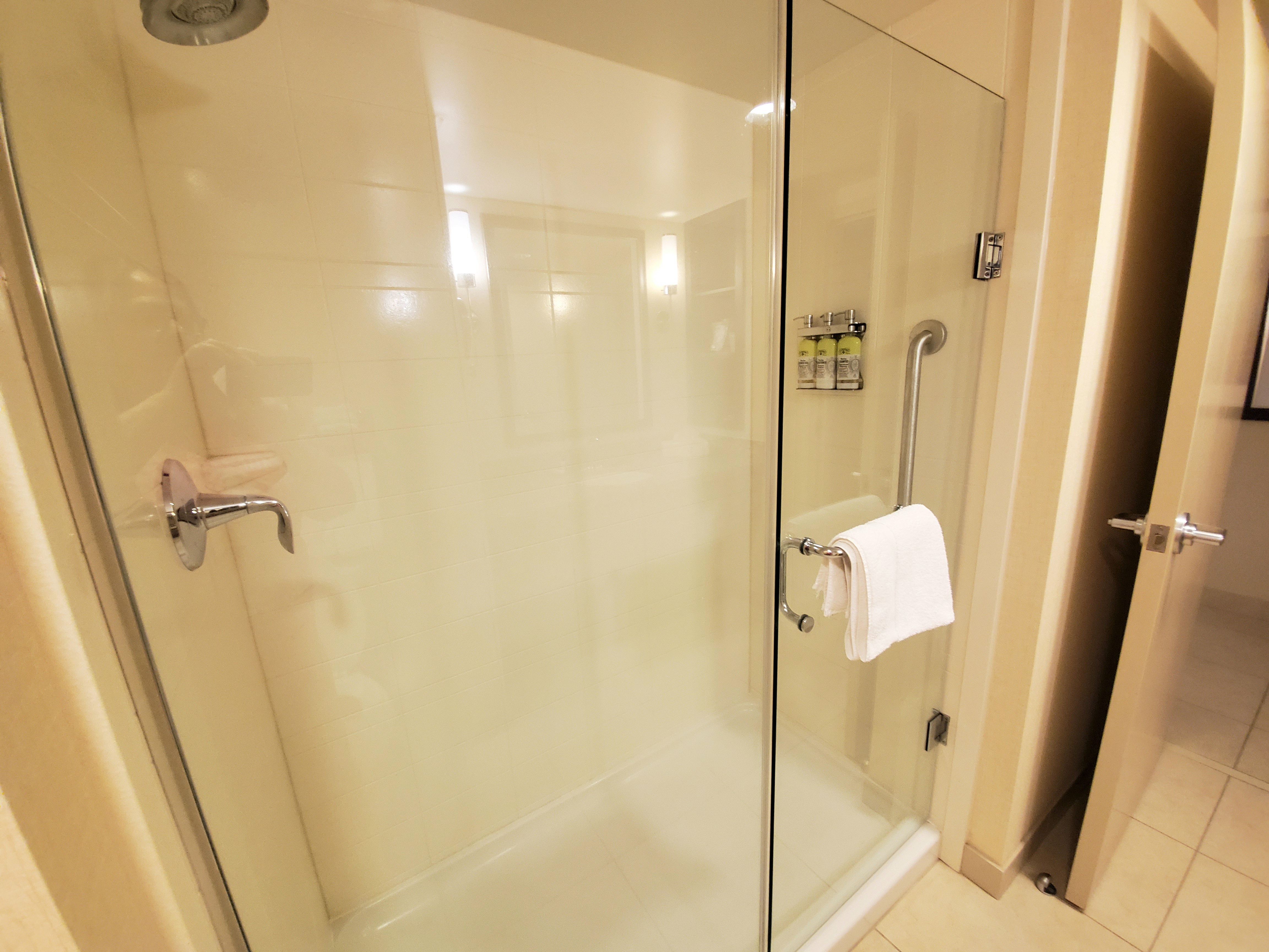 Some rooms offer a large size shower, while other rooms have a full bath