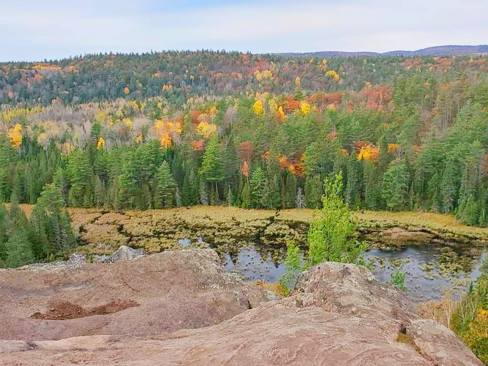 Hiking during the Fall in Ontario is the most beautiful time to hit the trails