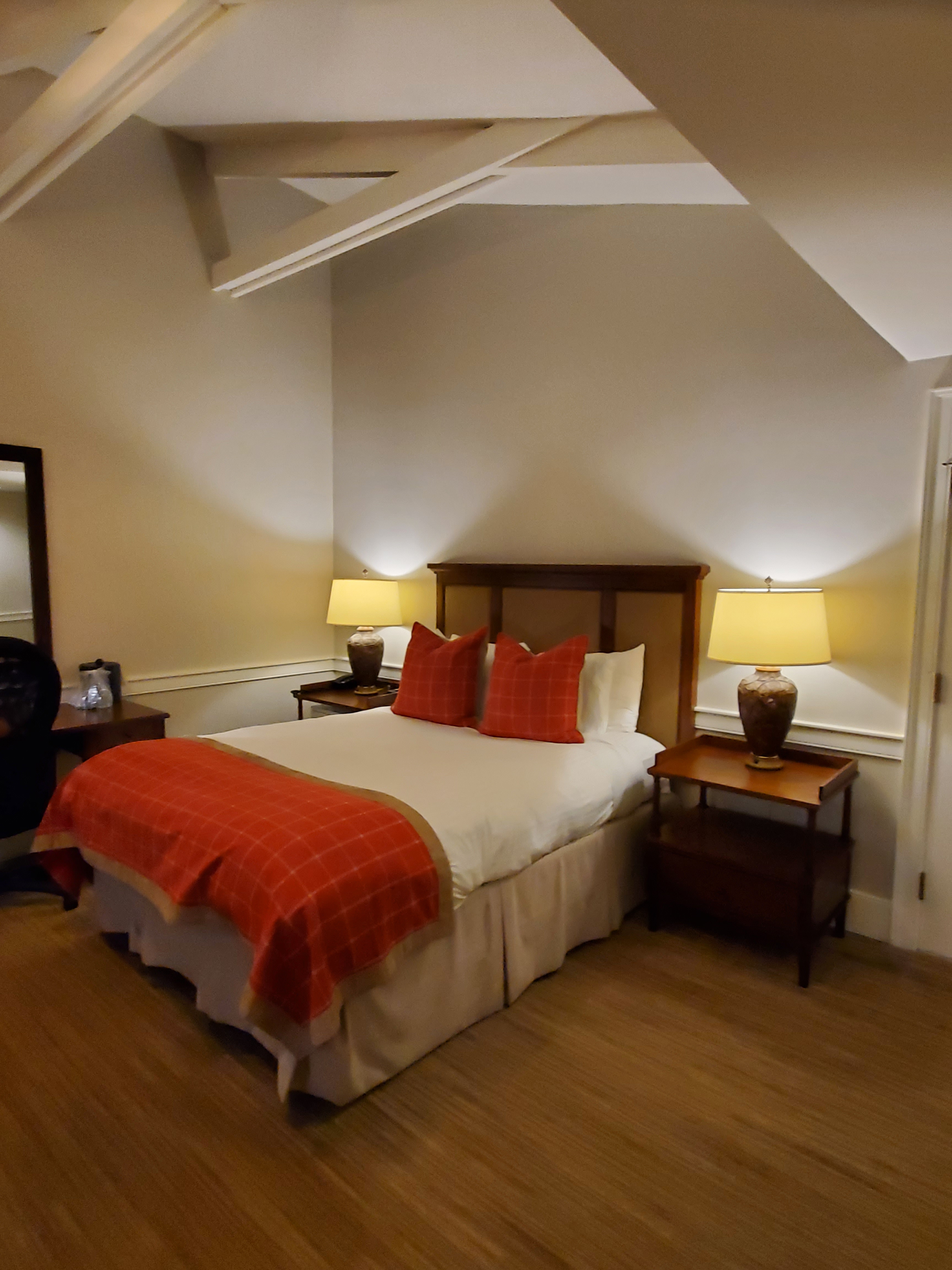 Pillar n Post offers various rooms categories, from double to king, junior suites, and executive suite