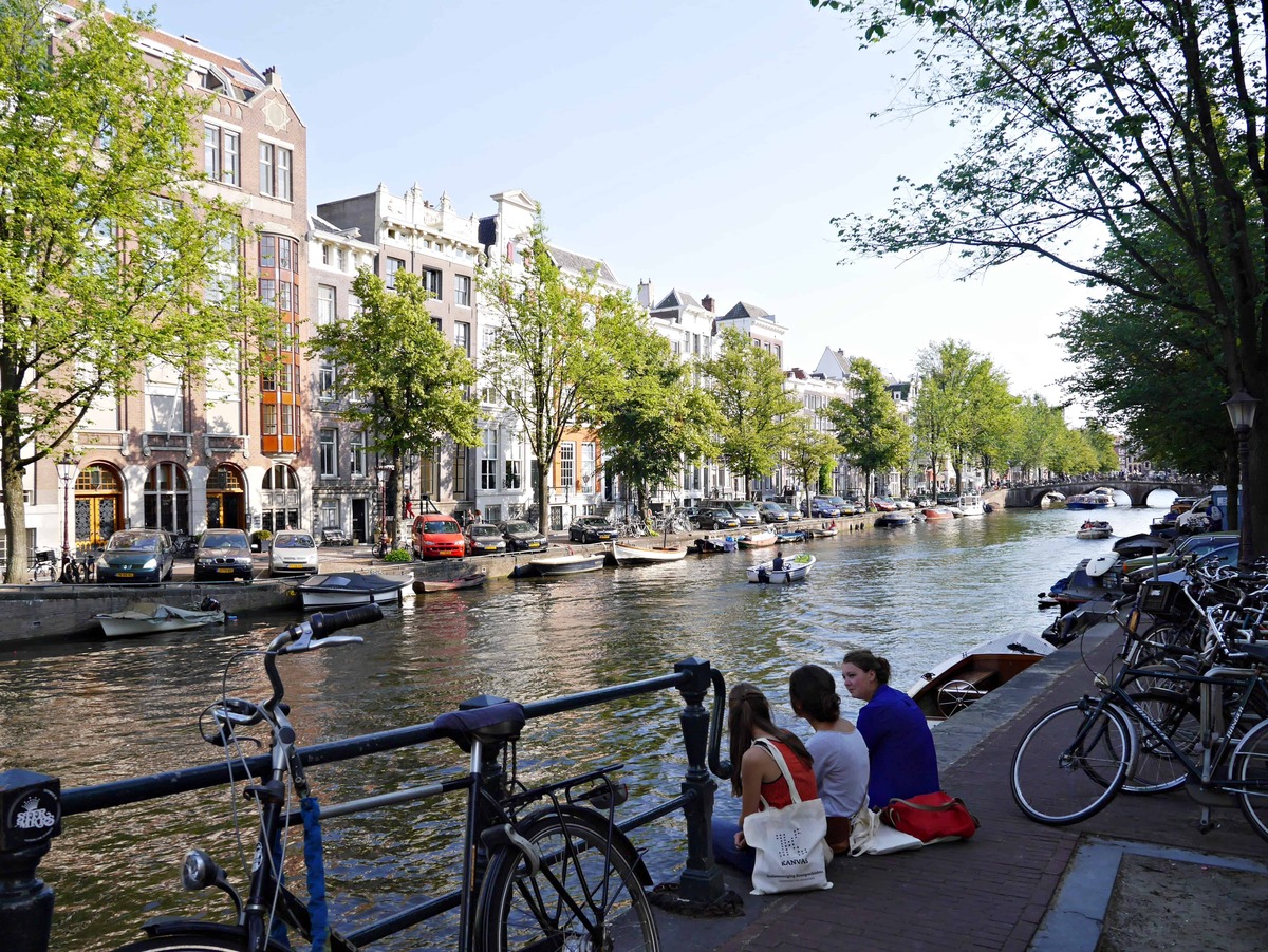 When visiting Amsterdam, Tours & Tickets is the best tour group to book tours with to the most popular tourist attractions.