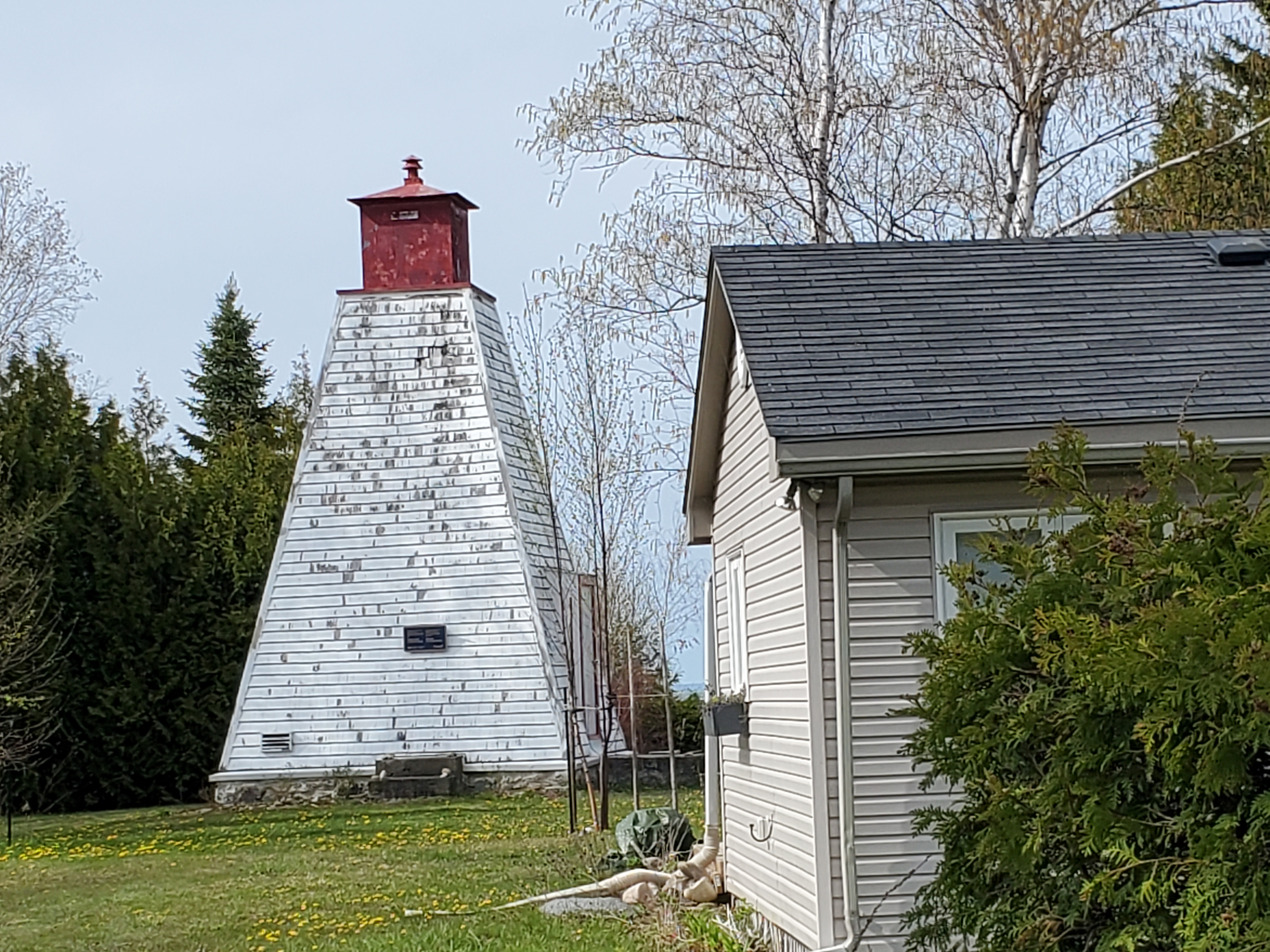 The McNab Point lighthouse can be found along the shores of Lake Huron between Port Elgin and Southampton