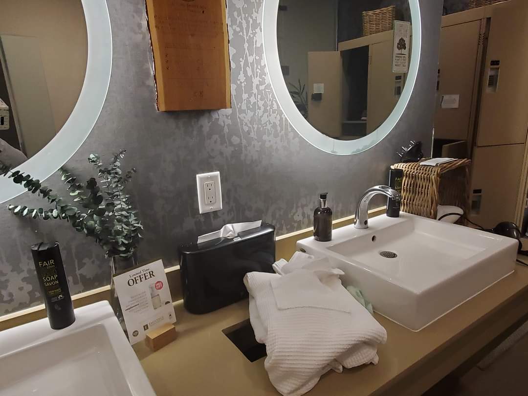 The Spa at the Living Water Resort, provides lockers, robes, slippers, shampoo, conditioner, body wash, and blow dryers.