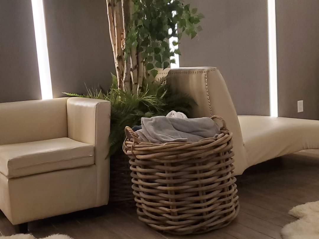 After your aquapath session at the Living Shore Spa, take time out of your day to relax in the soothing lounge with a cup of tea of cold lemon water