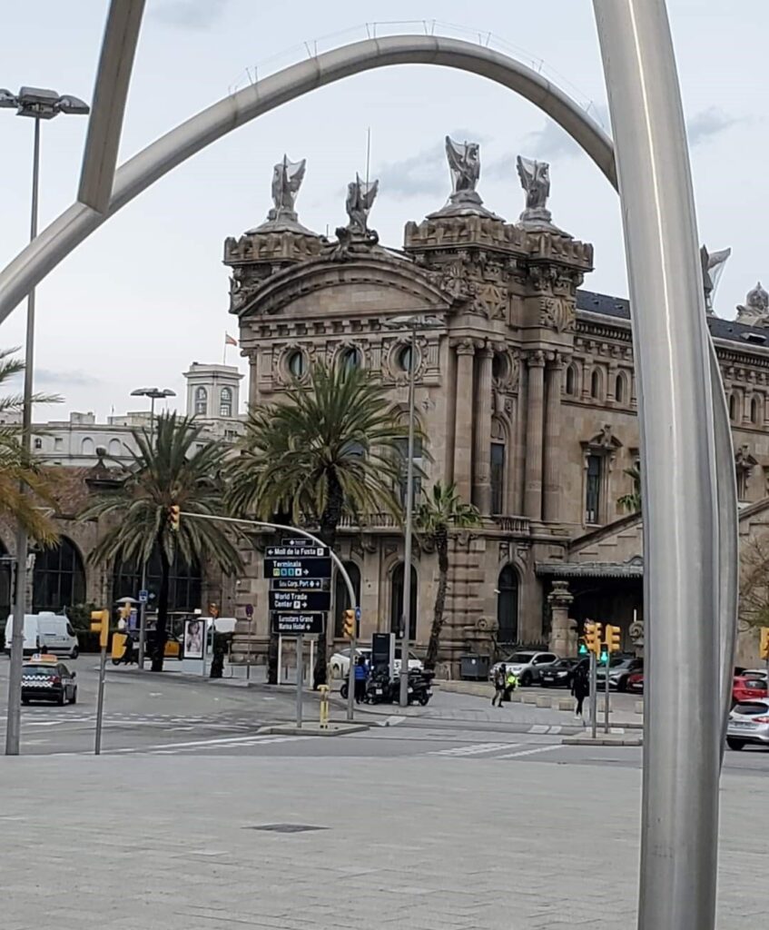 During a 2 day solo adventure in Barcelona, you will discover many historic buildings and outstanding old architecture