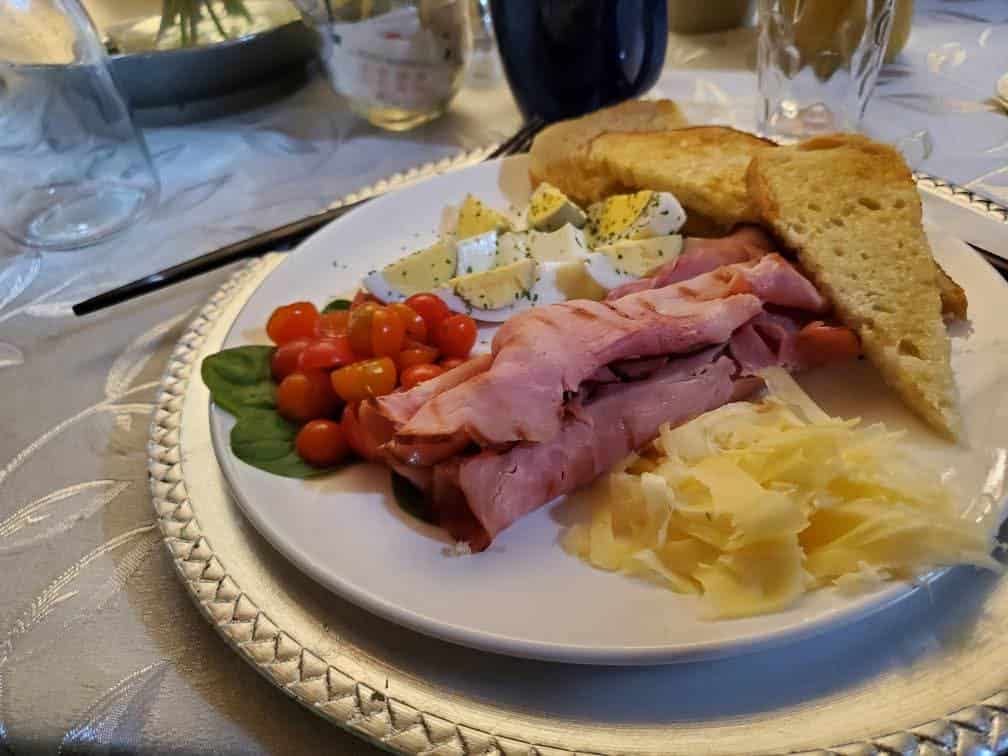 Make a special breakfast of ham, eggs, tomato slaw, and toast when your by yourself